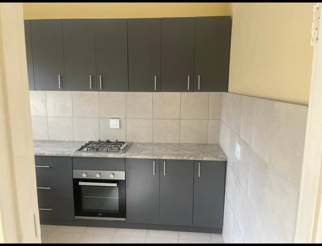 2 BEDROOM PROPERTY TO RENT IN PAROW CENTRAL